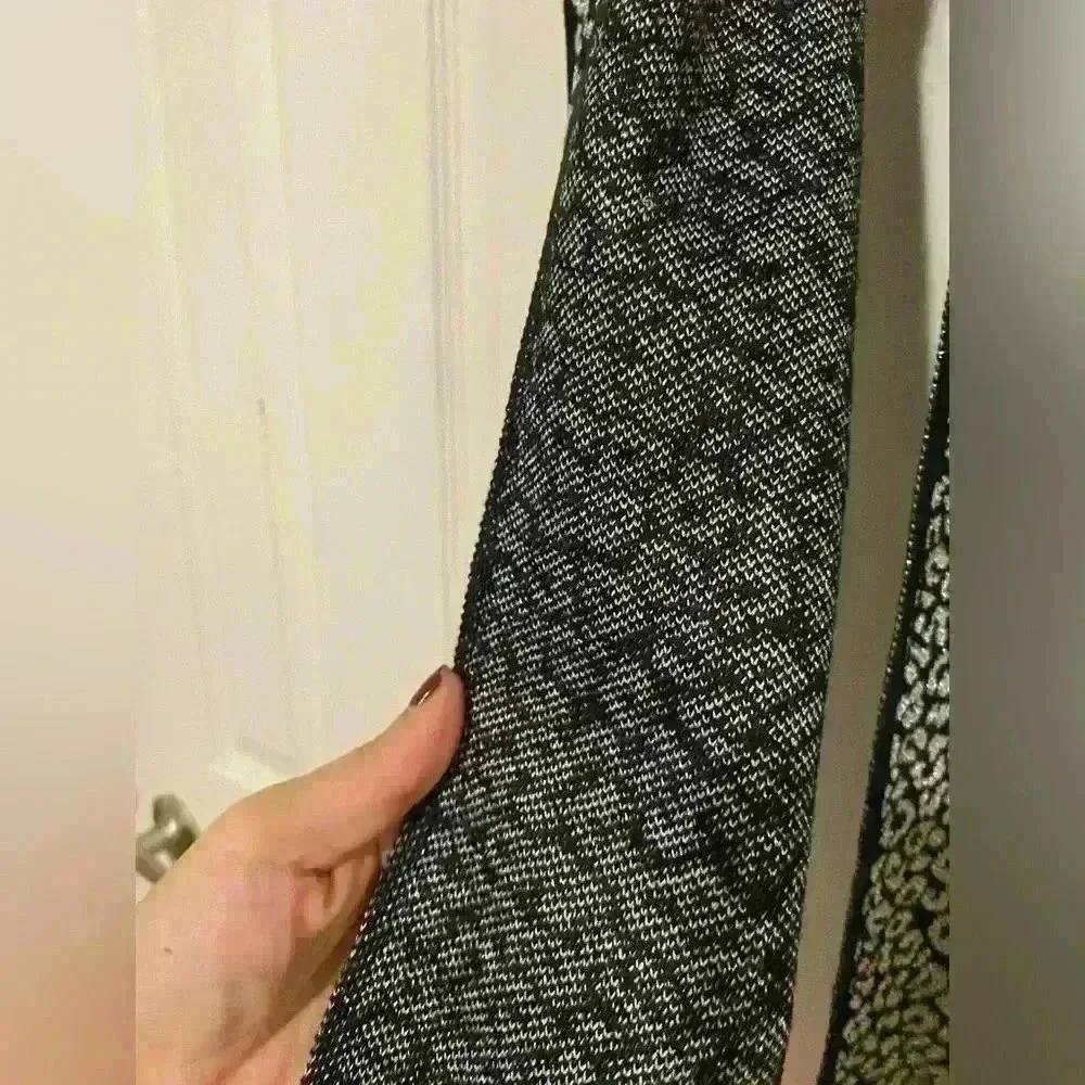 Michael kors nwt leopard print scarf holiday silver and black